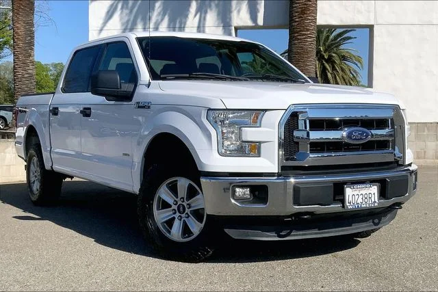 Used 2015 Oxford White Ford XLT image 2