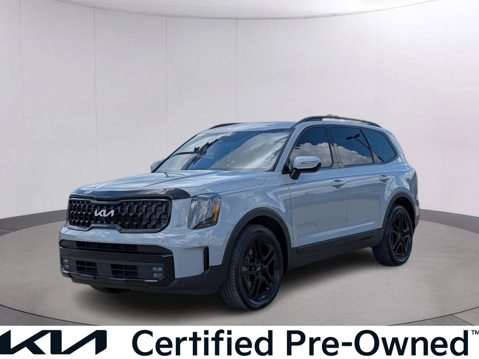 Used 2024 Wolf Gray Kia SX X-Line image 1