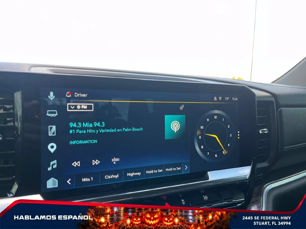 Used 2025 Summit White Chevrolet RST image 30