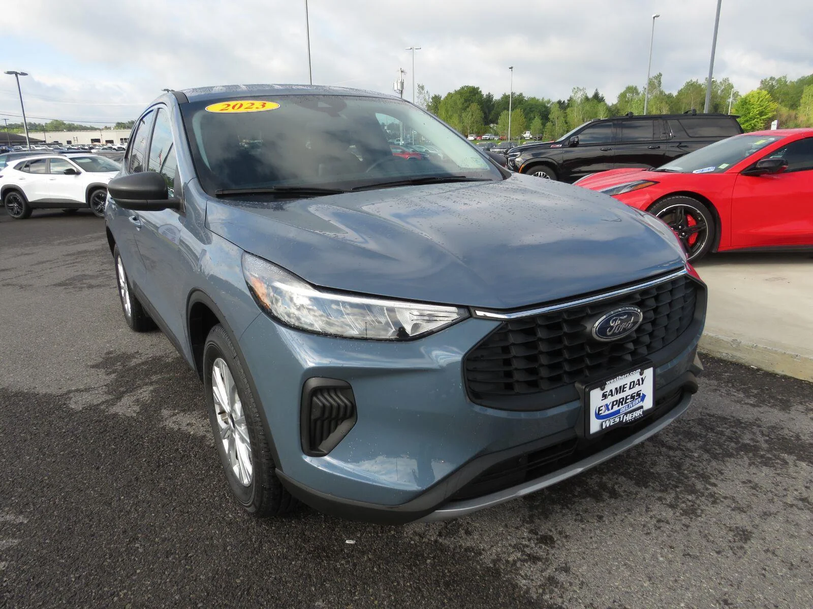 Used 2023 Vapor Blue Metall Ford Active image 3