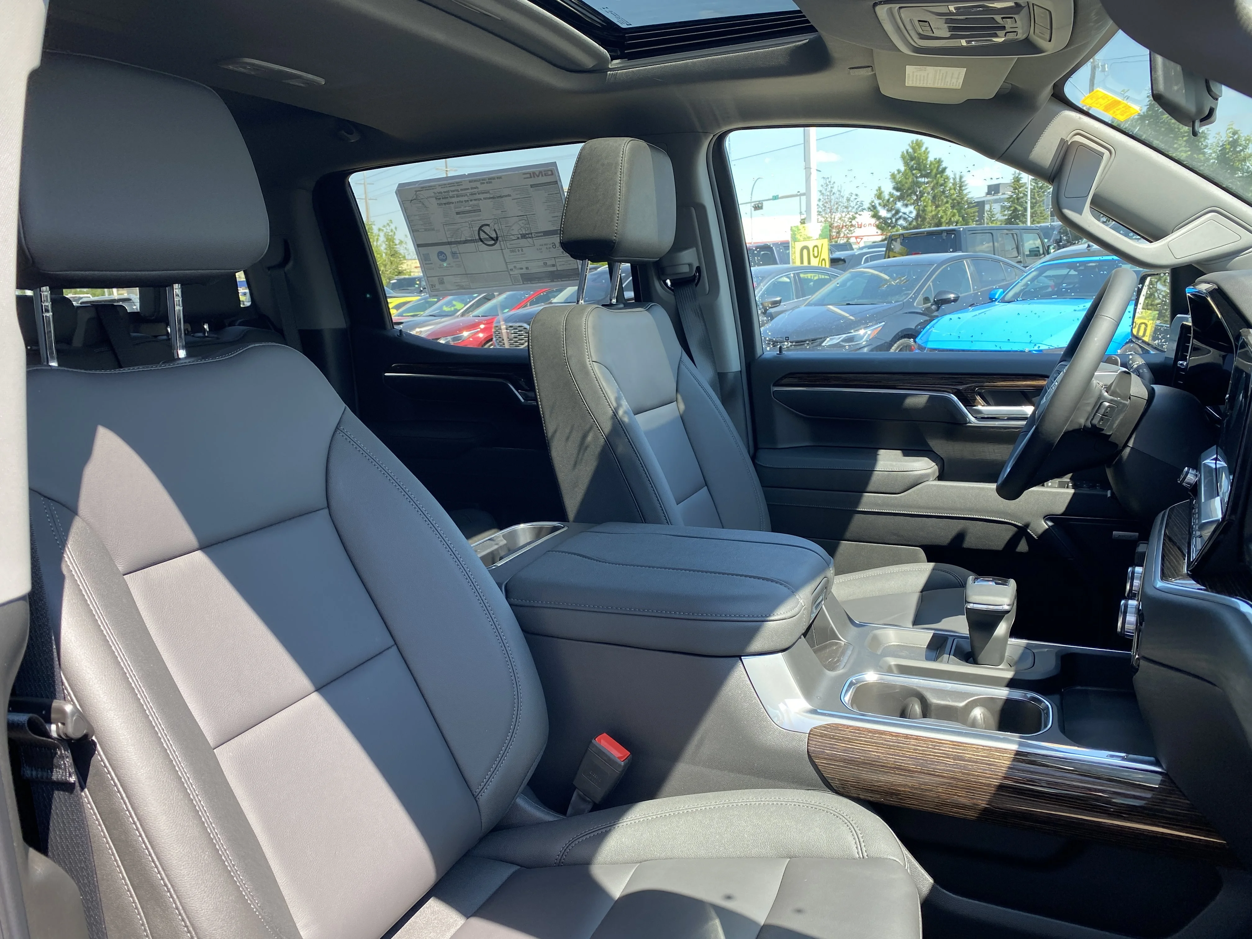 New 2026 ONYX BLACK GMC Elevation image 31