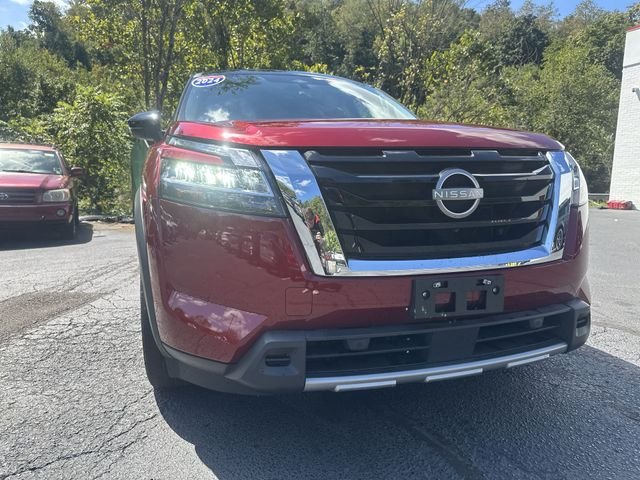 Used 2024 Red Nissan SL image 11
