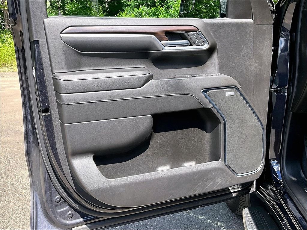 Used 2022 Silver GMC SLT image 7