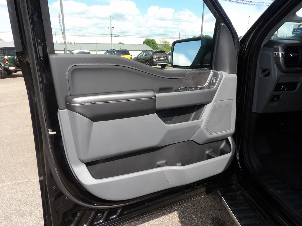 New 2026 Agate Black Metallic Ford XLT image 10