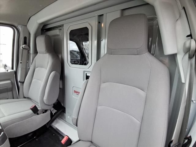 2025 Ford E-Series Cutaway Base - Photo 7