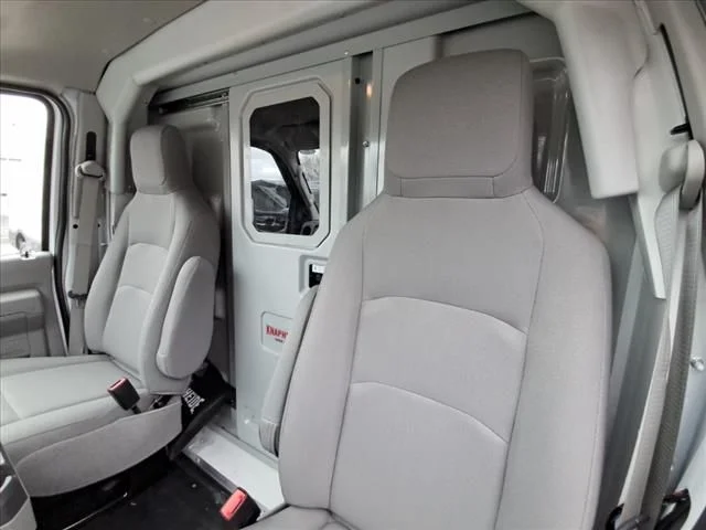 2025 Ford E-Series Cutaway Base - Photo 7