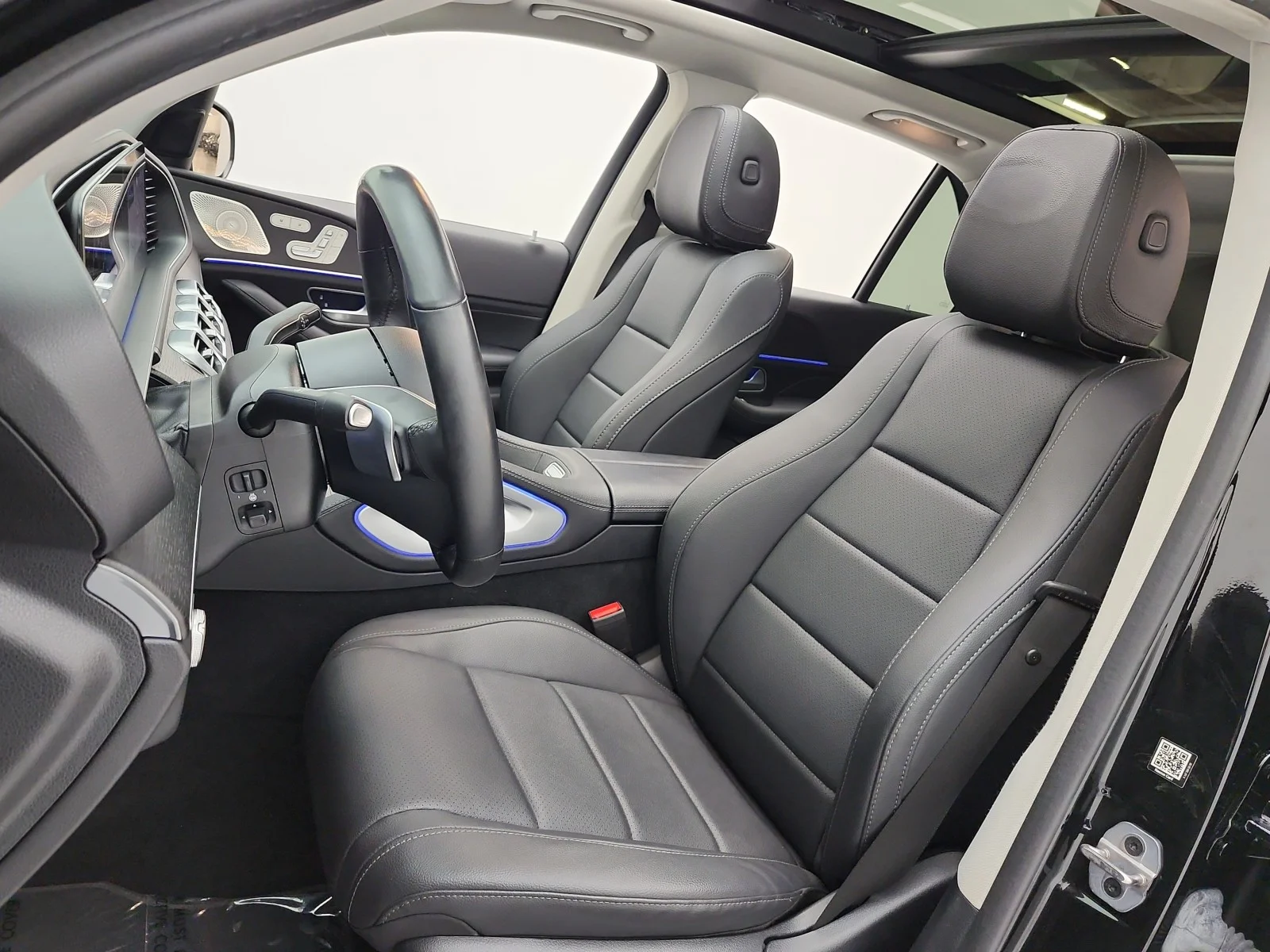 Used 2024 Black Mercedes-Benz GLE 350 4MATIC® SUV image 10