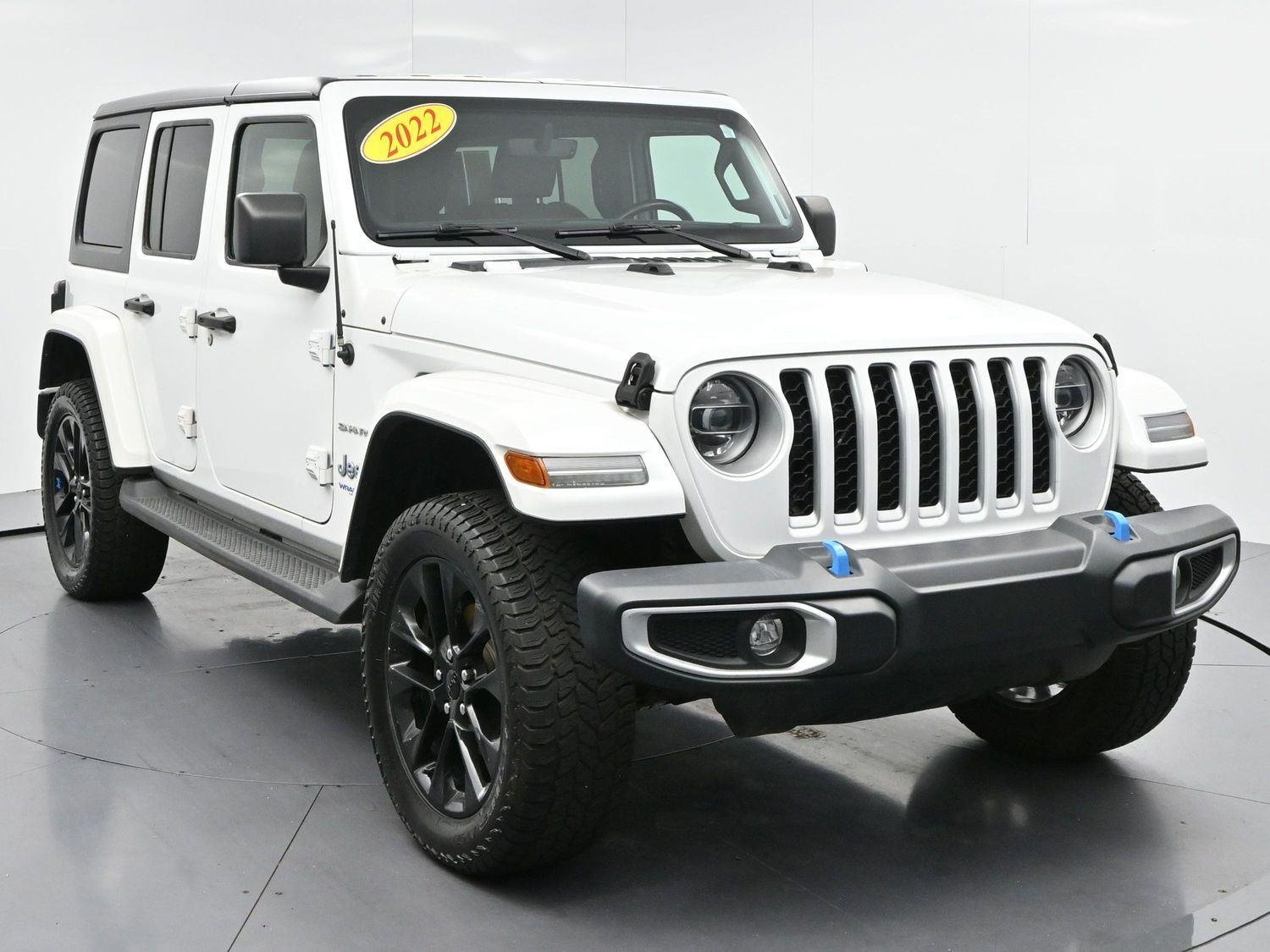 Used 2022 Bright White Clearcoat Jeep Unlimited Sahara image 2