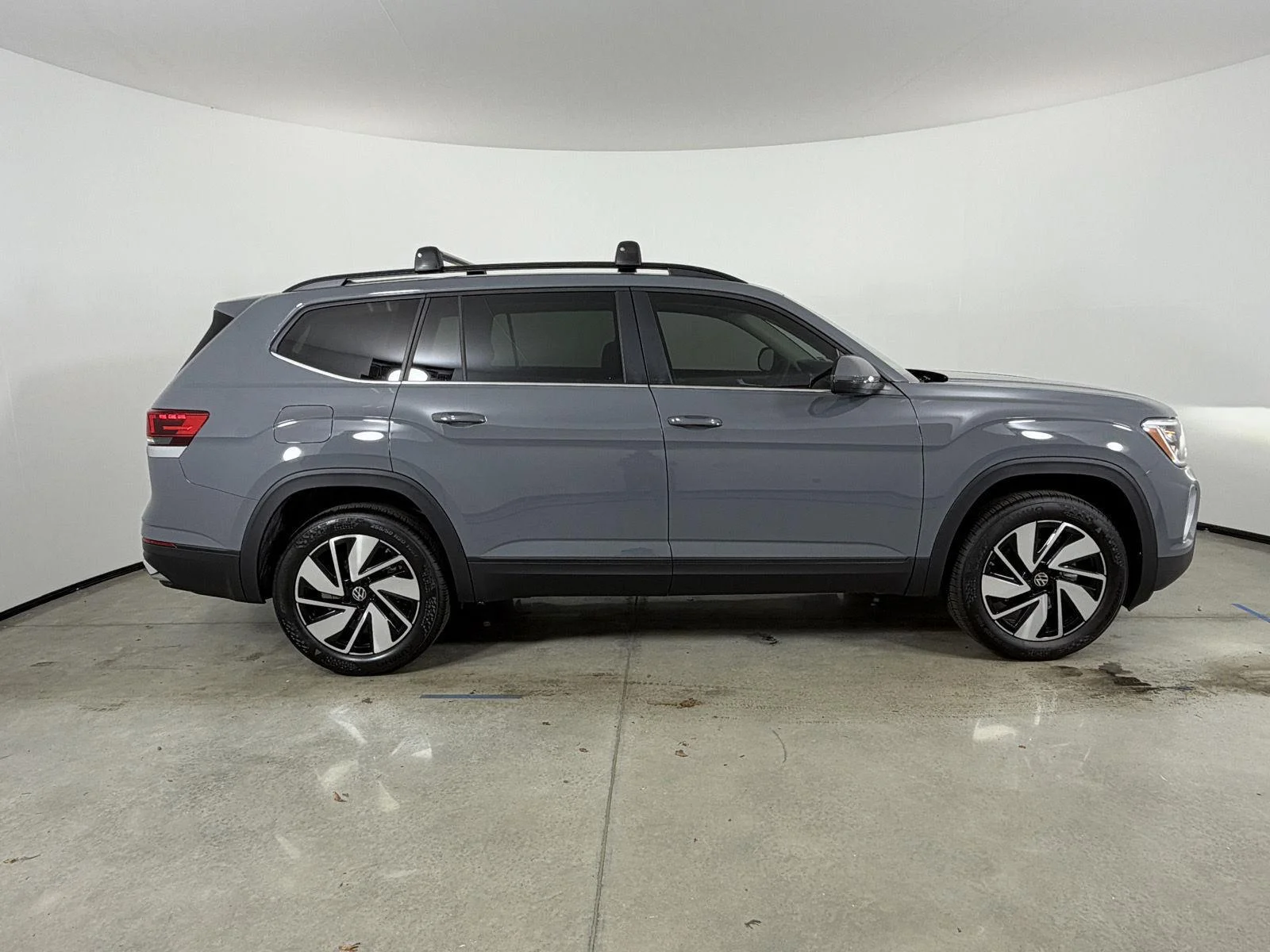 New 2026 Pure Gray Volkswagen 2.0T SE w/Technology image 4