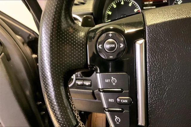 Used 2016 Gray Land Rover HSE image 18