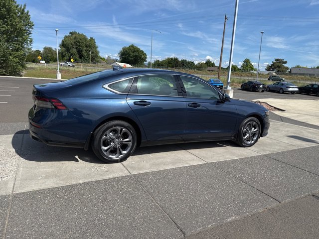 Used 2026  Honda EX-L image 4