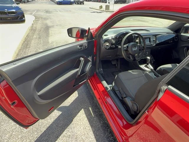 Used 2018 Tornado Red Volkswagen 2.0T S image 7