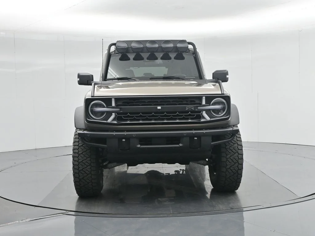 New 2025 Marsh Gray Ford Badlands image 29