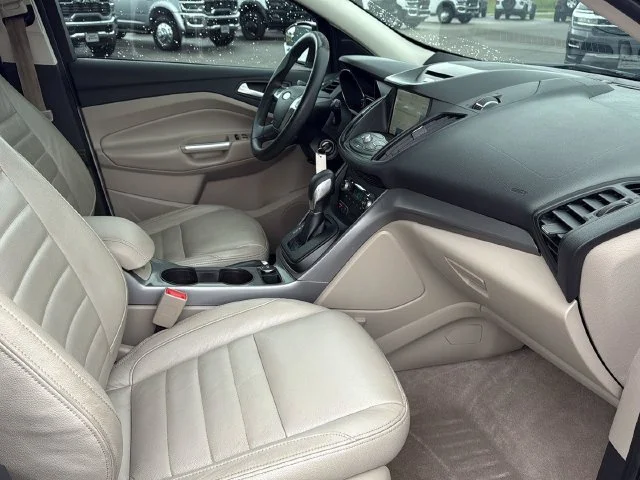 Used 2016 White Ford SE image 11