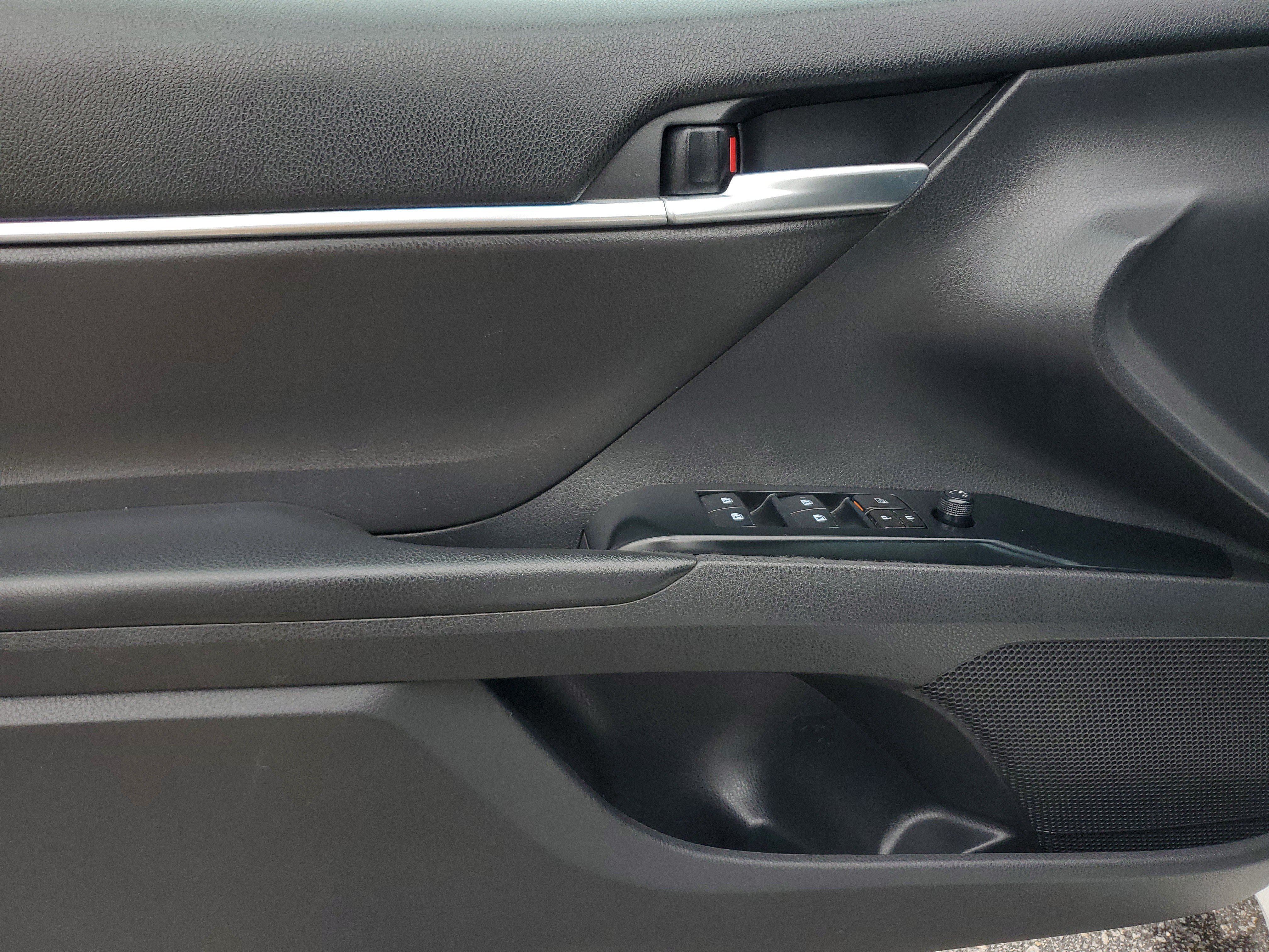 Used 2020 White Toyota SE image 15