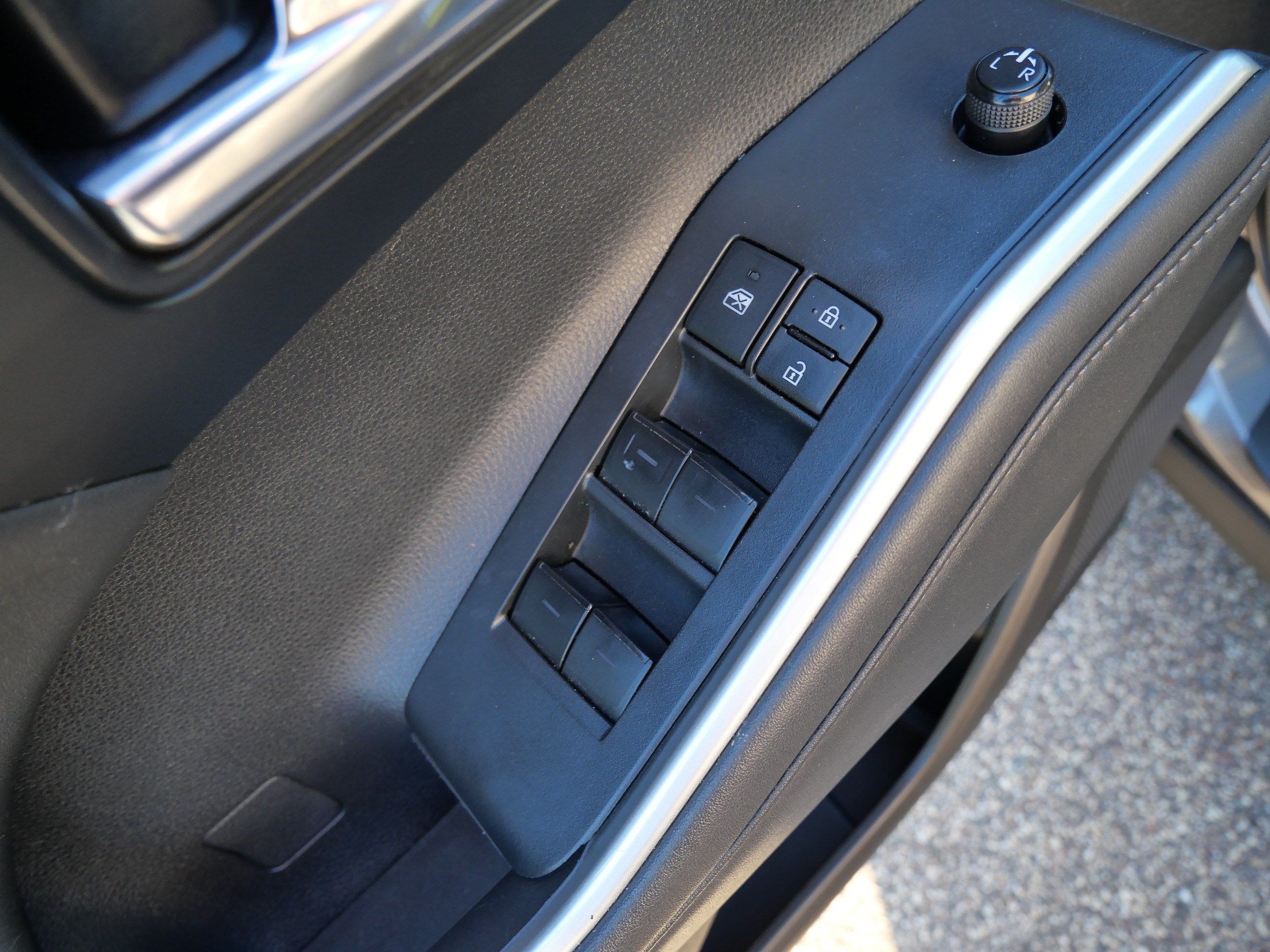 Certified Used 2022 Magnetic Gray Metallic Toyota XLE image 19