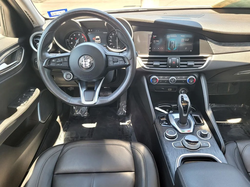 Used 2021 White Alfa Romeo  image 13