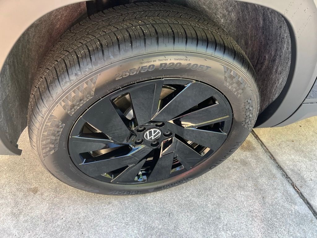 New 2026 Black Volkswagen SE w/Technology image 26