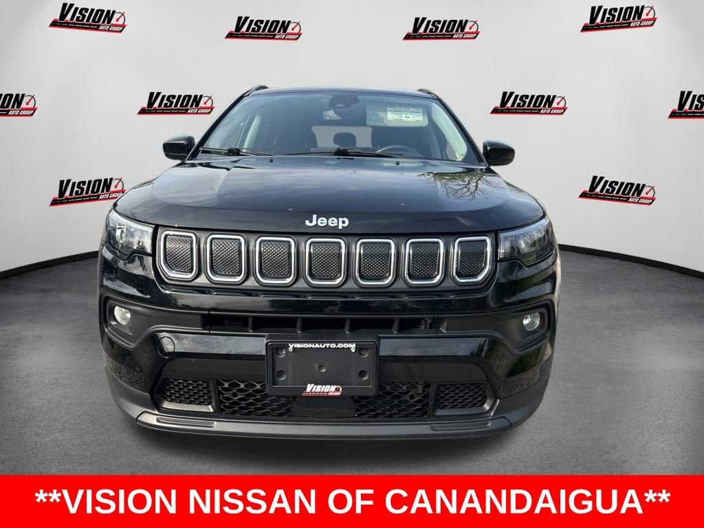 Used 2022 Black Jeep Latitude image 2