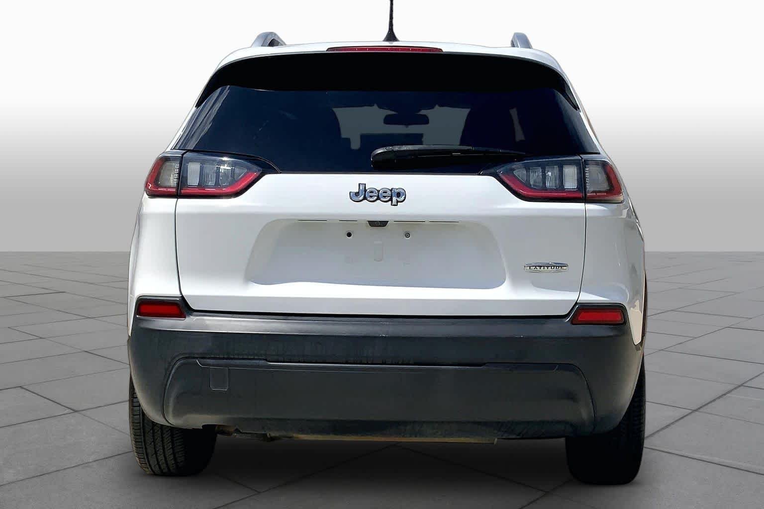 Used 2019 Bright White Clearcoat Jeep Latitude Plus image 5