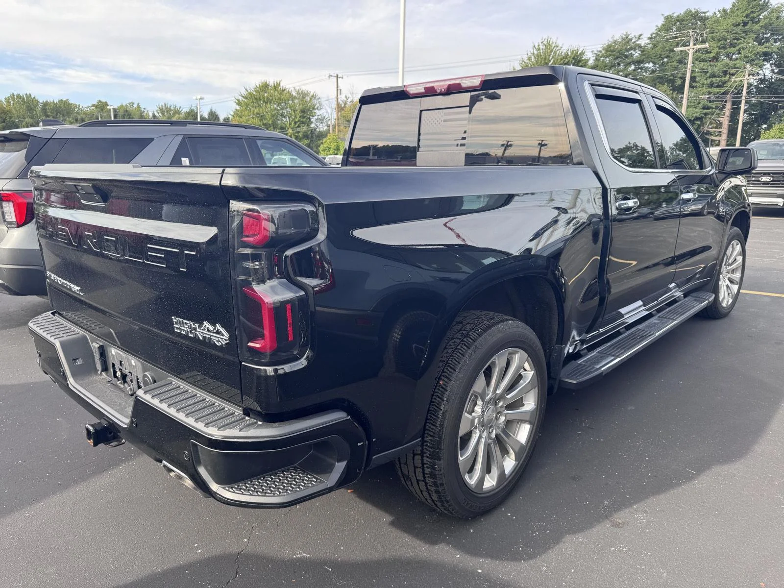 Used 2022 Black Chevrolet High Country image 4