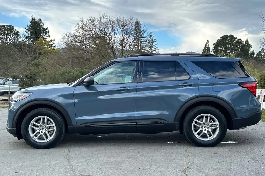 New 2026 Vapor Blue Ford Active image 7