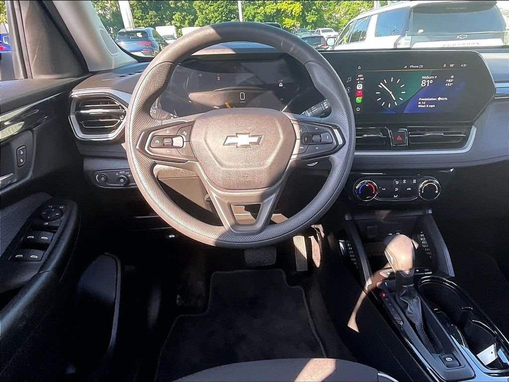 Used 2024 Gray Chevrolet LT image 17