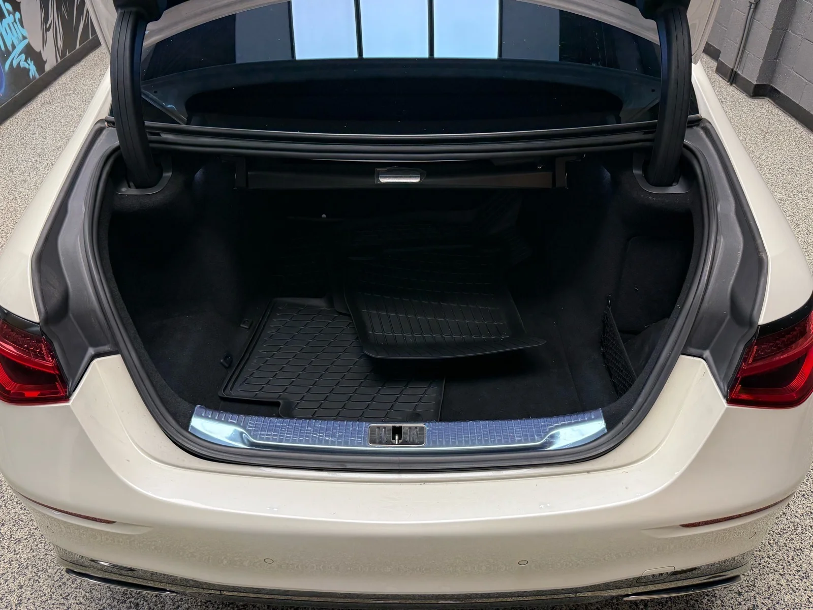 Used 2023 Manufaktur Diamond White Metallic (799) Mercedes-Benz S 580 4MATIC® image 31