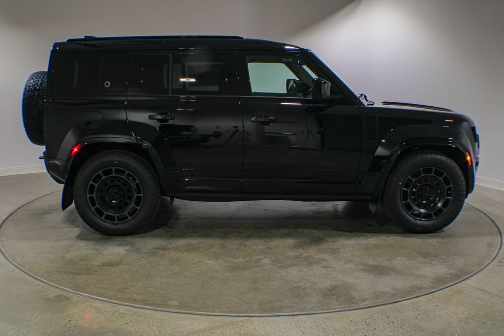 New 2026 Narvik Black Land Rover OCTA Black image 6