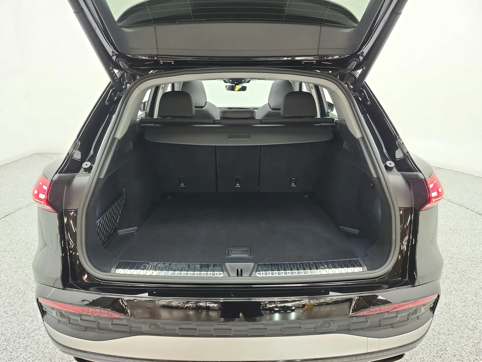 Used 2025 Mythos Black Metallic Audi Premium Plus image 19