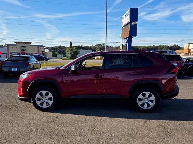Used 2022 Red Toyota LE image 4