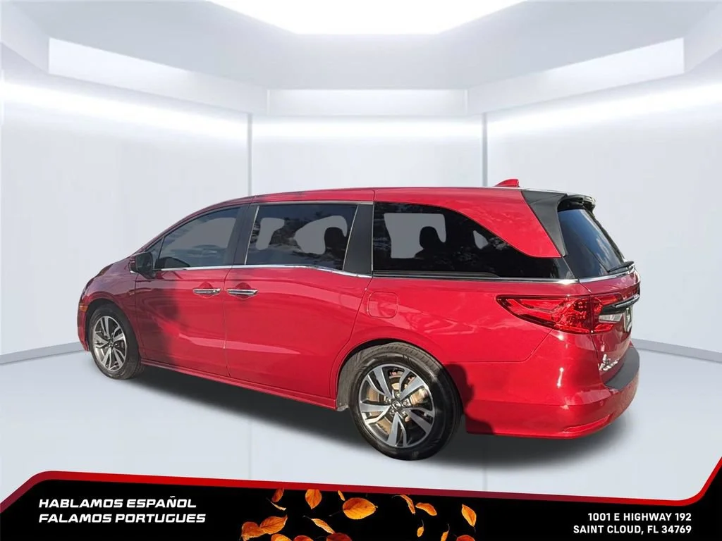Used 2023 Red Honda Touring image 4