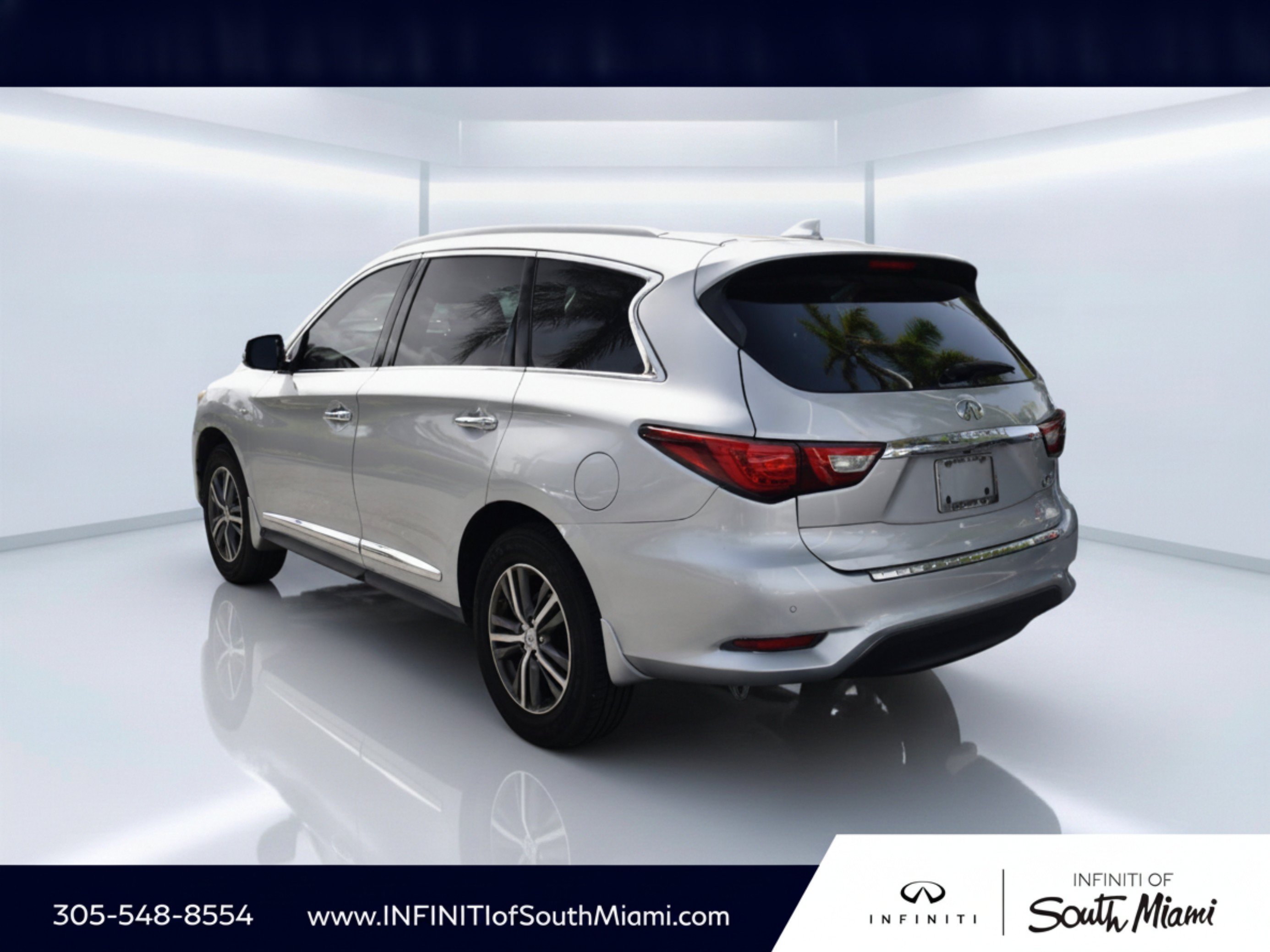 Used 2017 Liquid Platinum INFINITI Base image 6