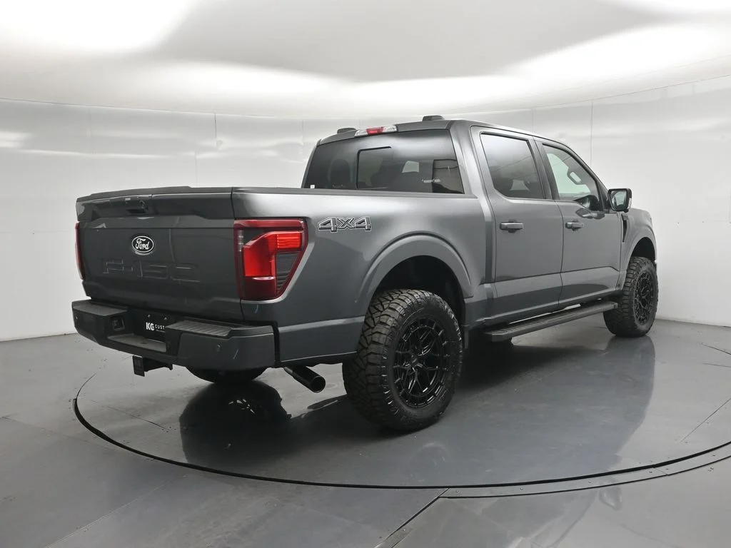 New 2026 Carbonized Gray Metallic Ford XLT image 27