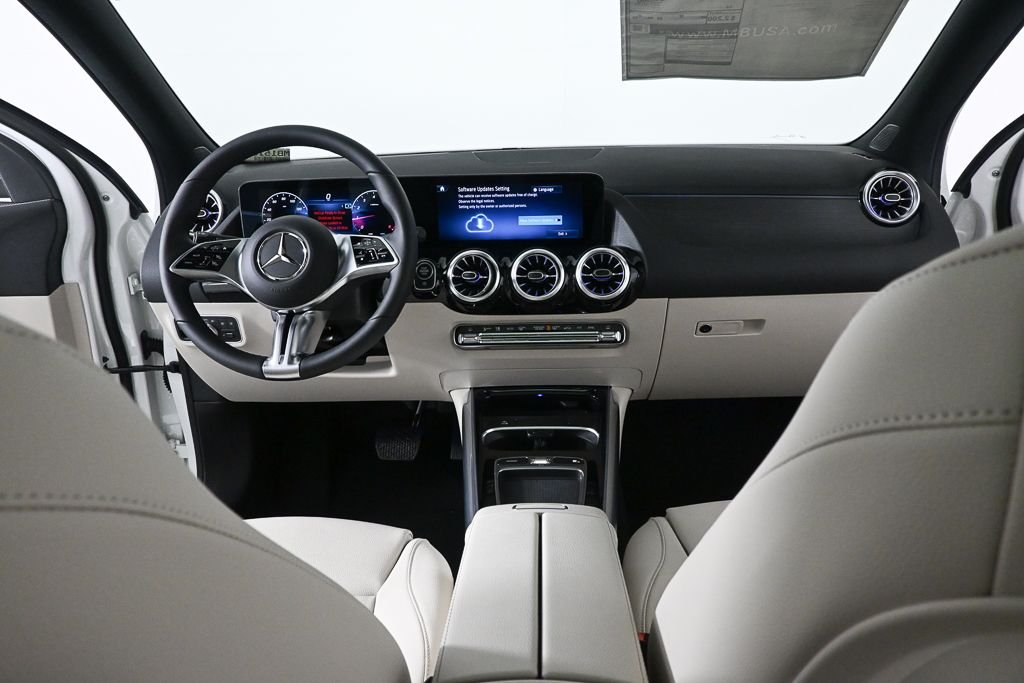 New 2026 Polar White Mercedes-Benz GLA 250 image 17