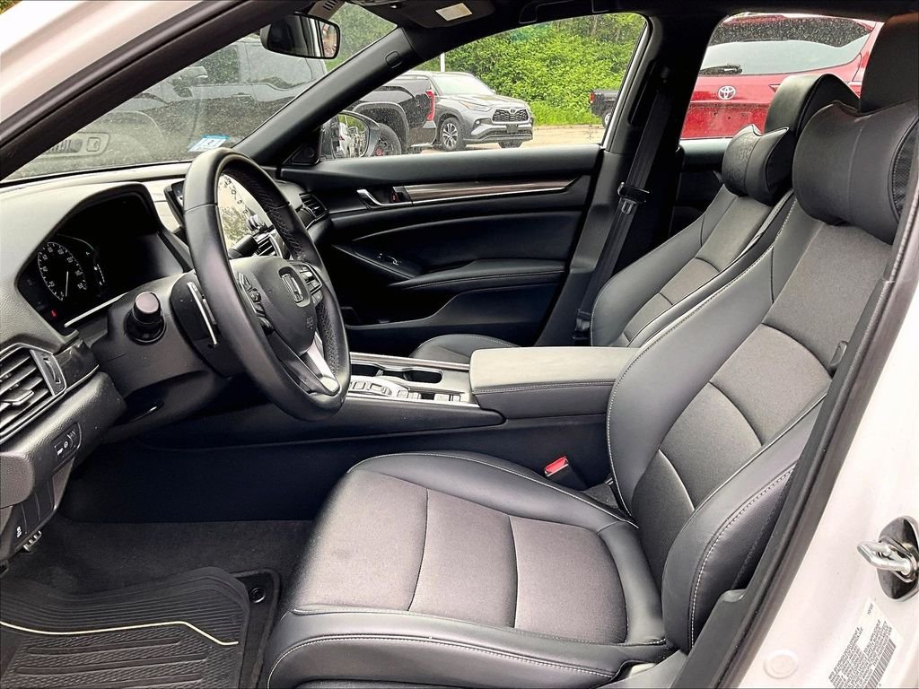 Used 2022 White Honda Sport image 4