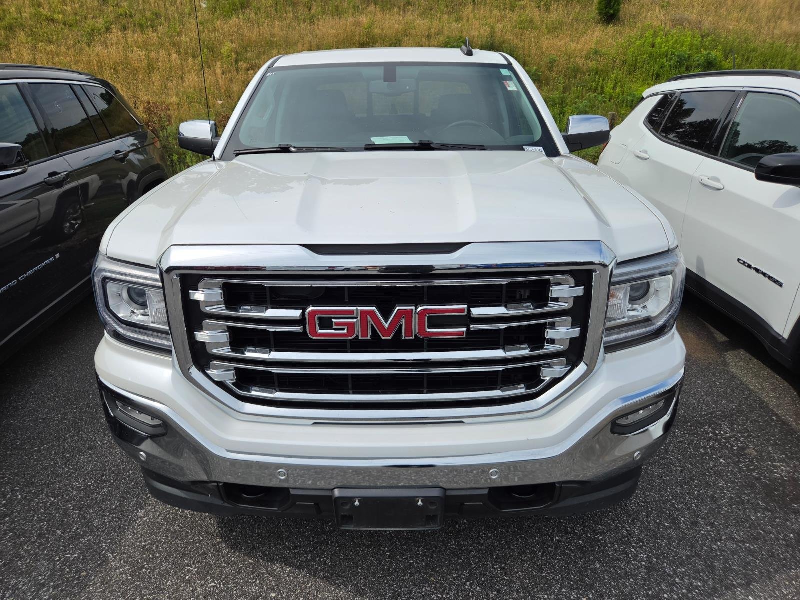 Used 2018 WHITE FROST TRICOAT GMC SLT image 2