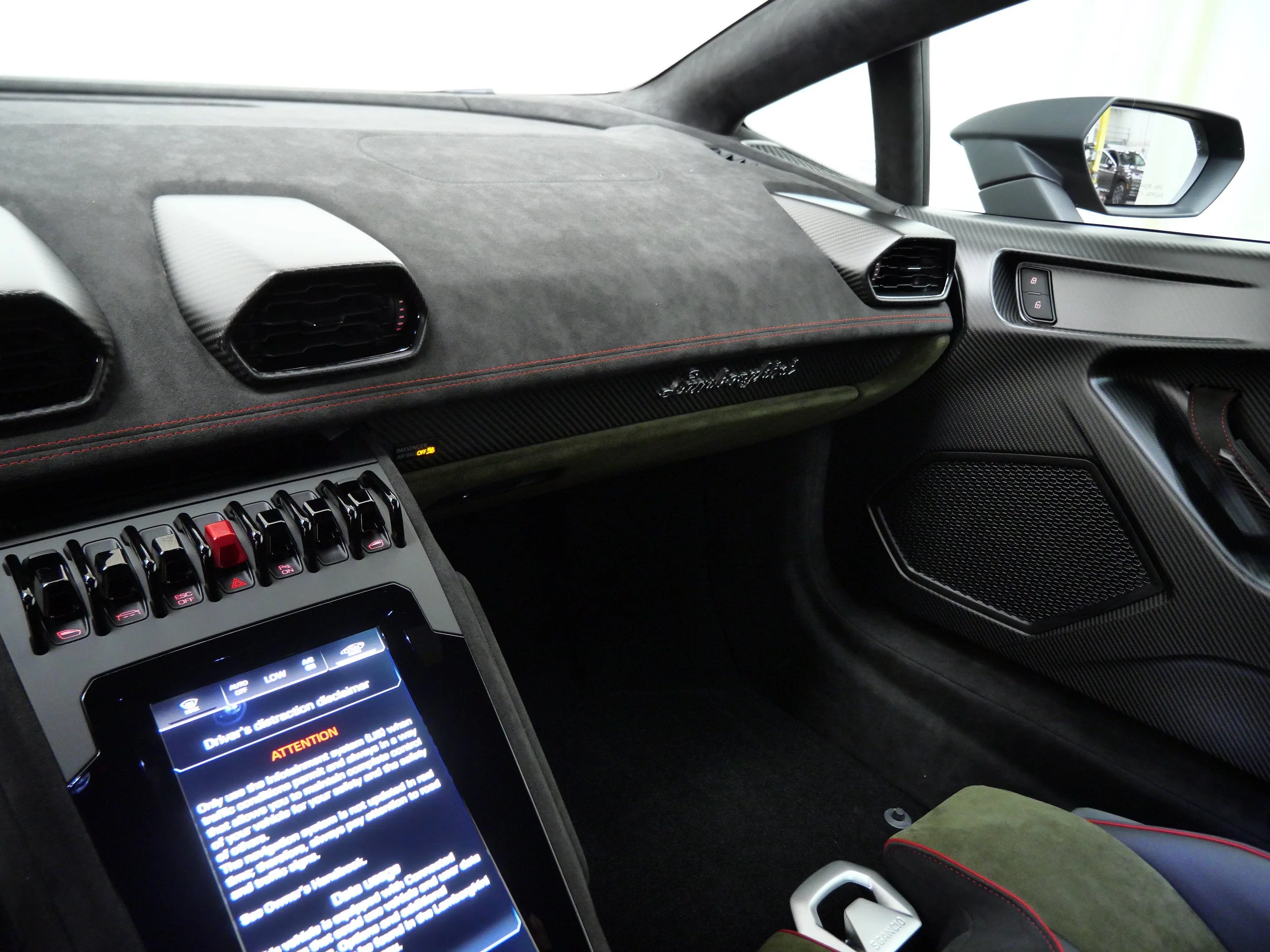 Used 2024 Verde Gea Matte Lamborghini Base image 23