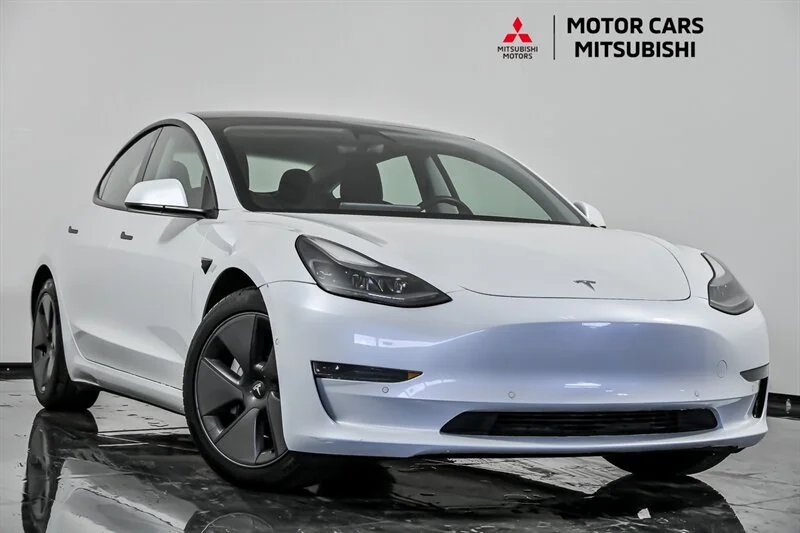 2021 Tesla Model 3 Standard Range Plus's photo