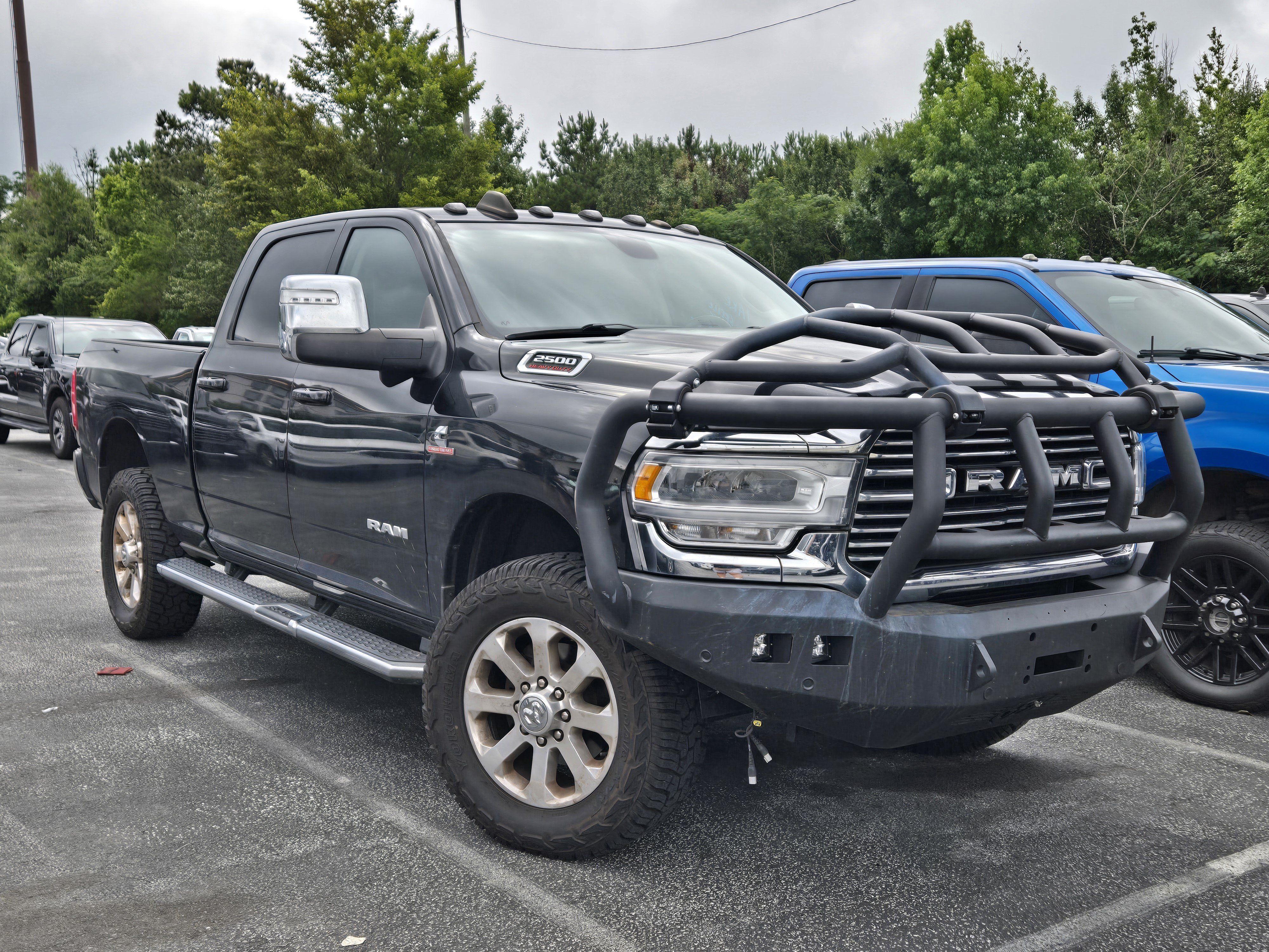 Used 2023 Diamond Black Crystal Pearlcoat Ram Laramie image 3
