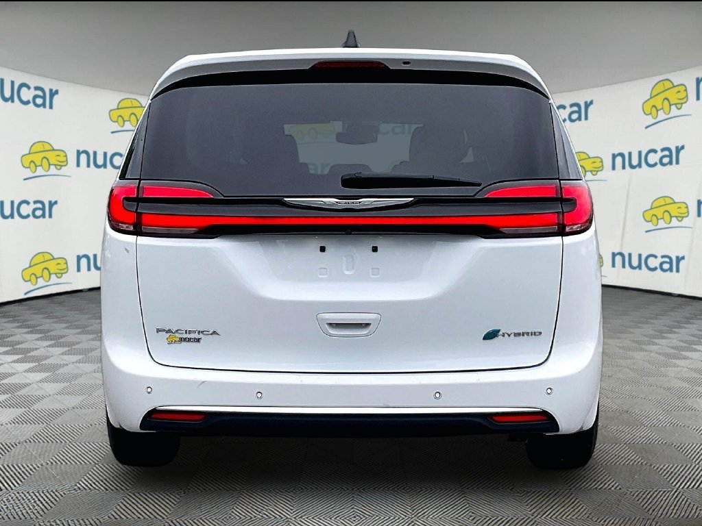 Used 2024 Bright White Clearcoat Chrysler Select image 5