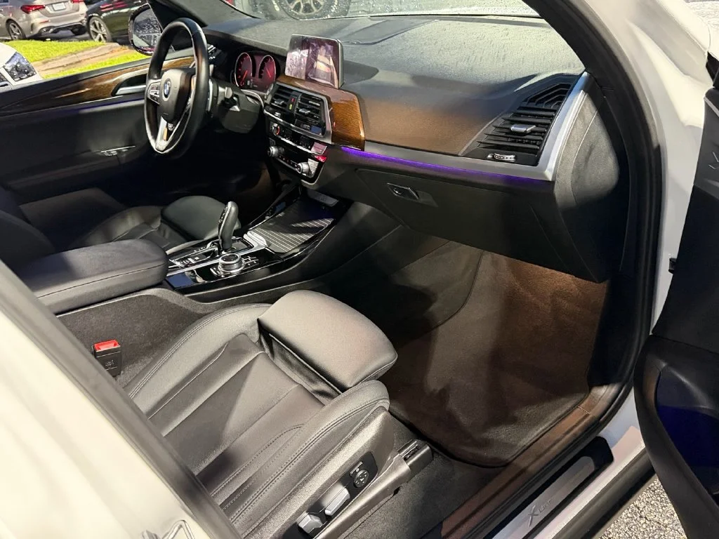 Used 2021 White BMW xDrive30i image 18