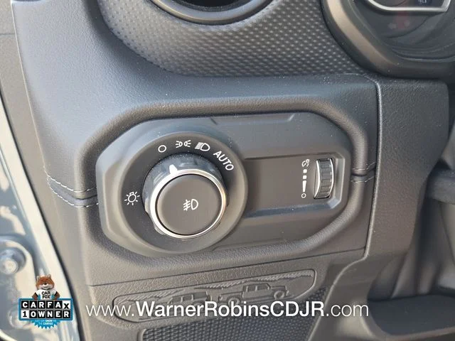 Used 2024 Gray Jeep Rubicon image 29