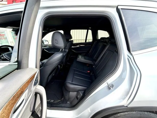 Used 2021 Silver BMW xDrive30i image 15
