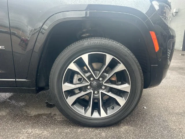 Certified Used 2022 Black Jeep Overland image 13