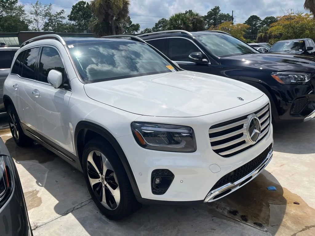 Certified Used 2026 Polar White Mercedes-Benz GLB 250 image 4