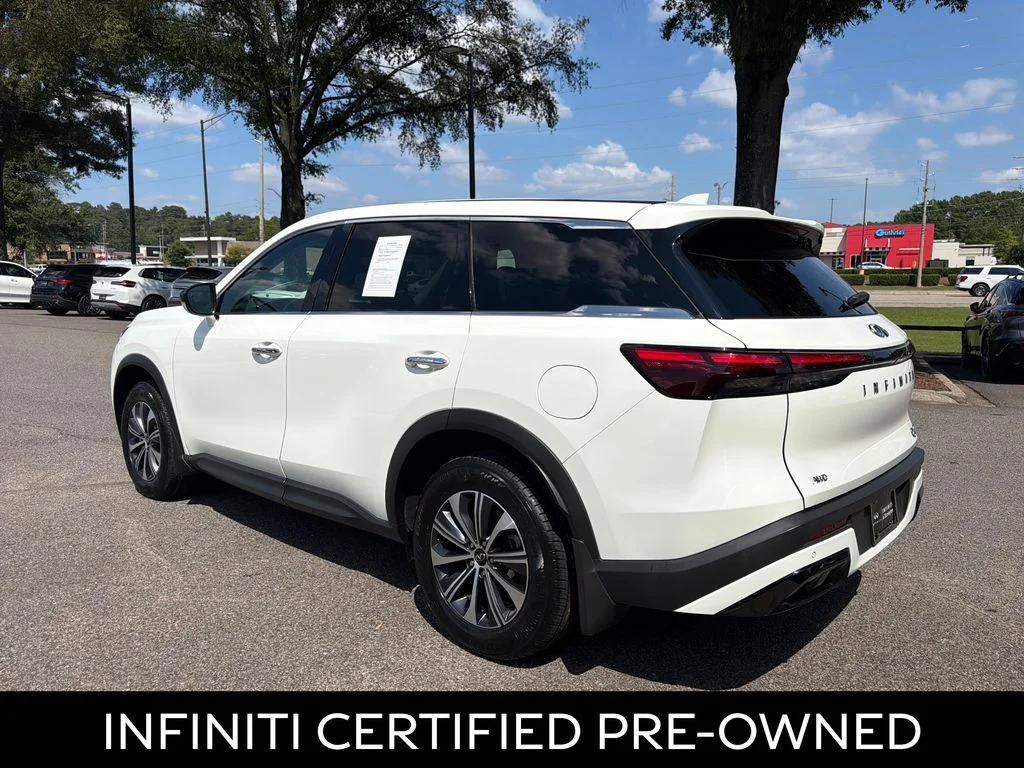 Certified Used 2023 Glacier White INFINITI PURE image 9