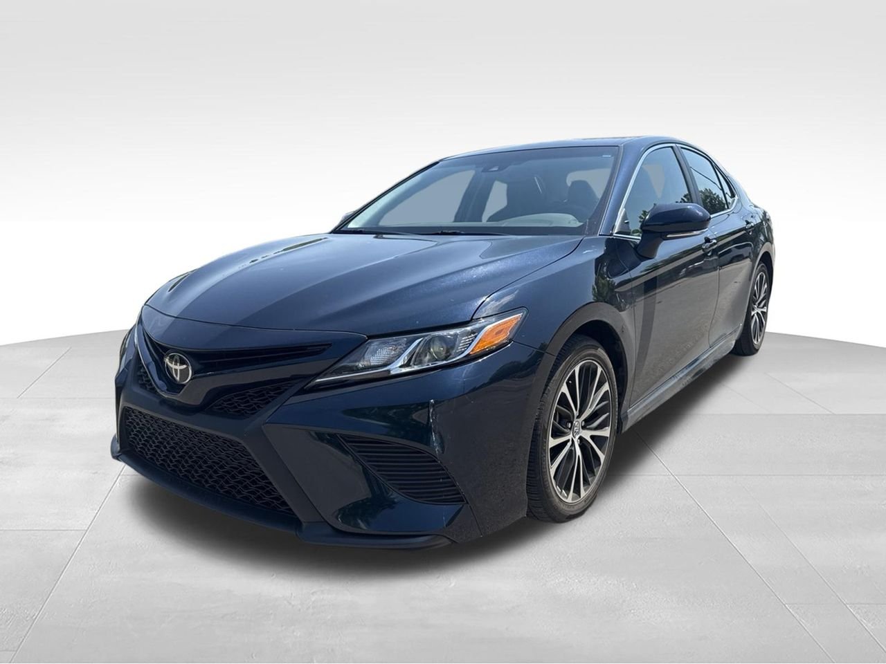 Used 2018 Blue Toyota SE image 1