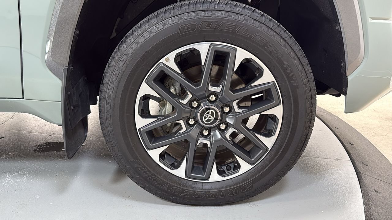 Certified Used 2025  Toyota Limited image 21