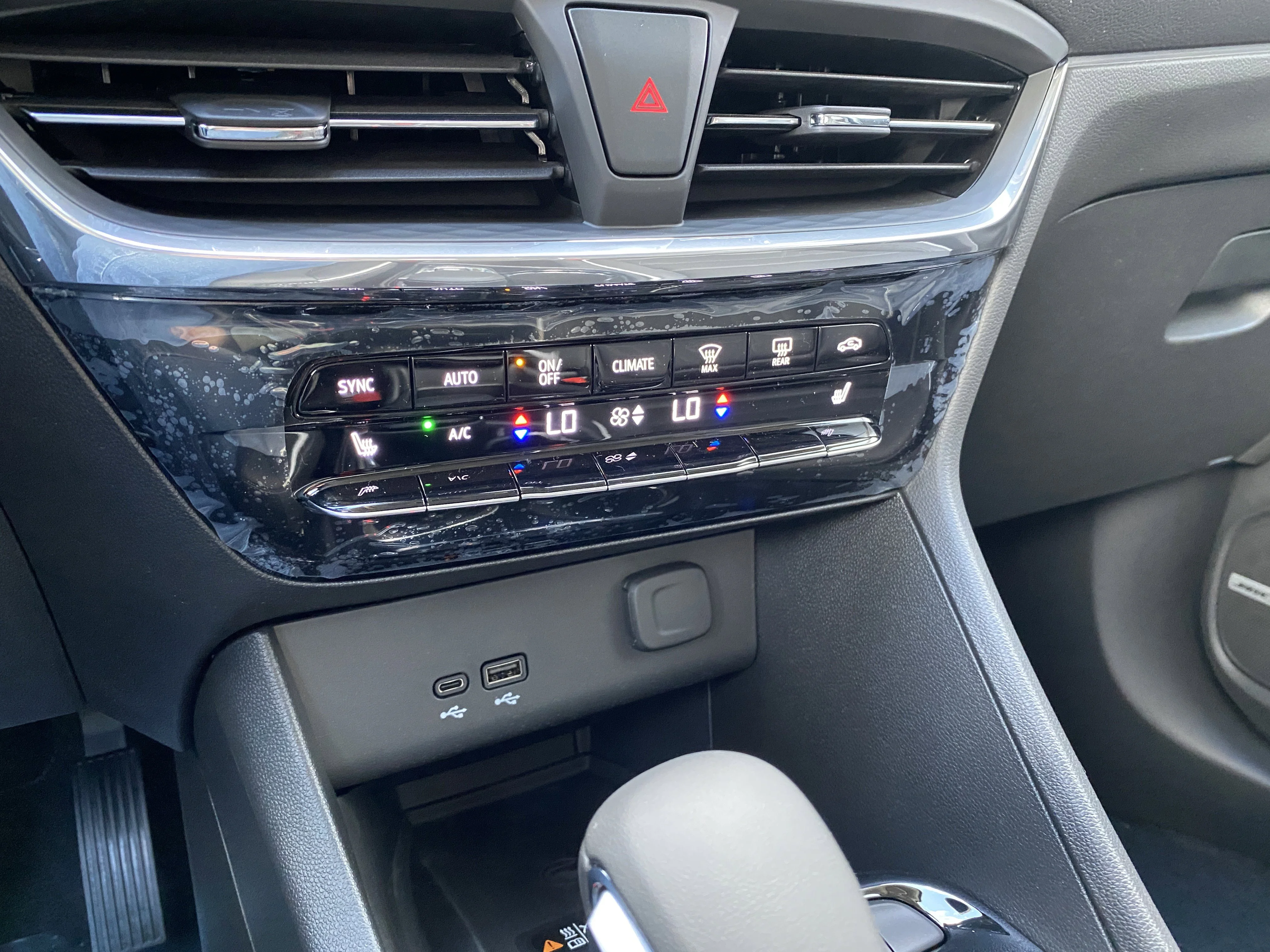 New 2026 WHITE FROST TRICOAT Buick Avenir image 22